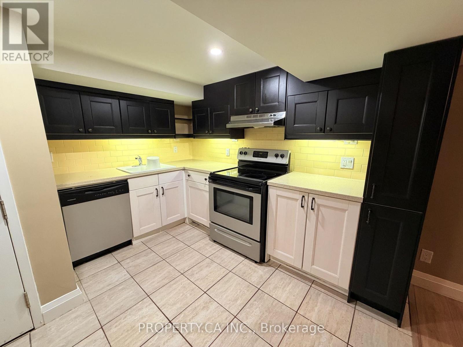 2 - 1262 Homewood Drive, Burlington, Ontario  L7P 2M6 - Photo 6 - W13708508