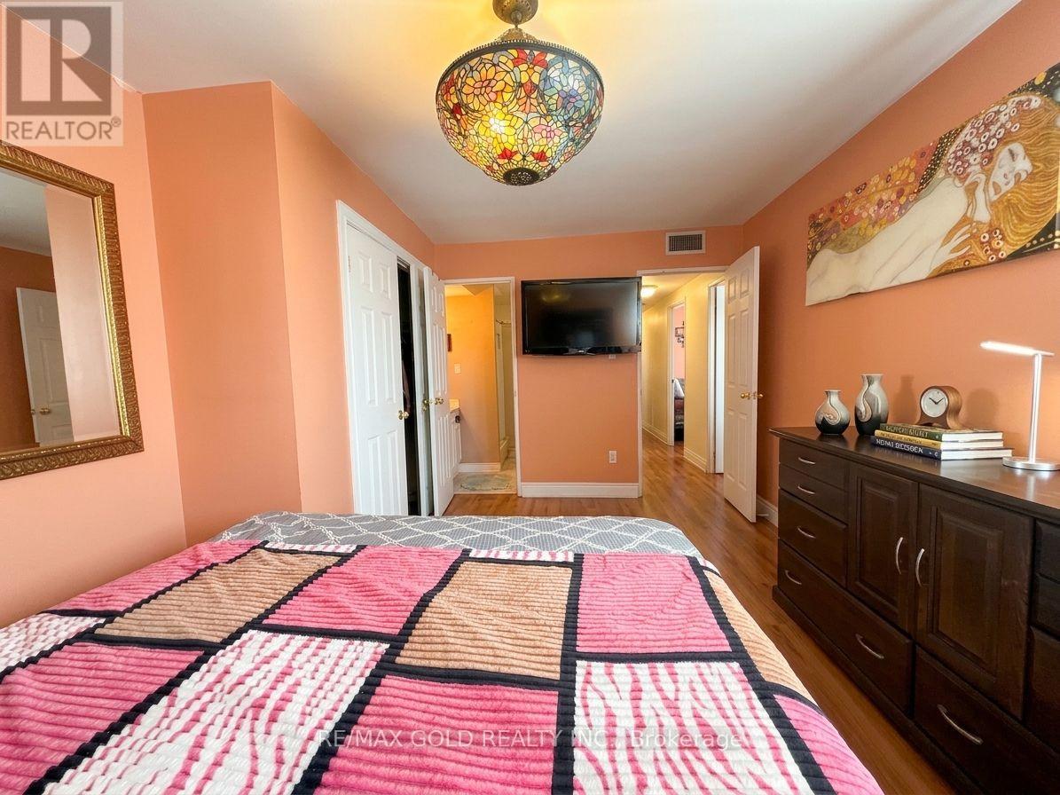 1204 - 2323 Confederation Parkway, Mississauga, Ontario  L5B 1R6 - Photo 14 - W13708510