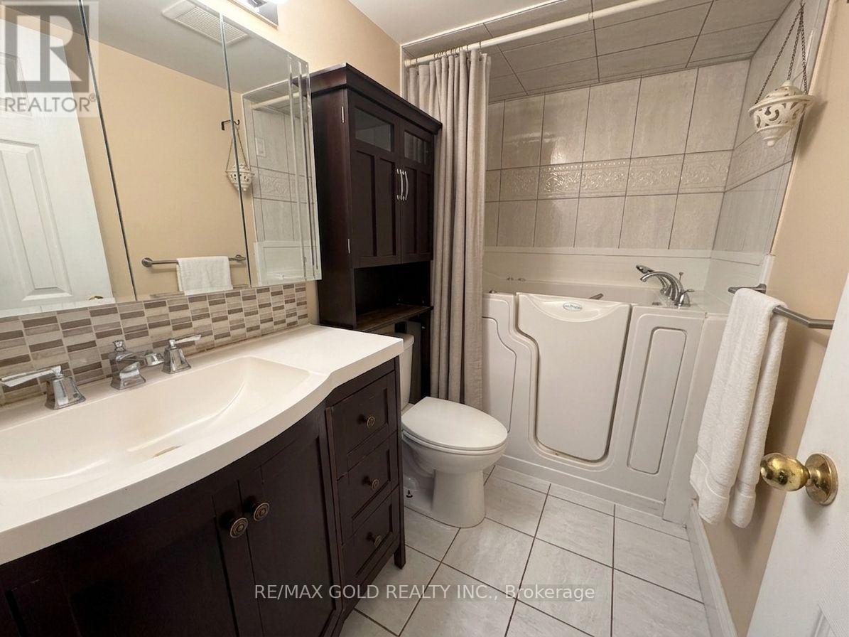 1204 - 2323 Confederation Parkway, Mississauga, Ontario  L5B 1R6 - Photo 18 - W13708510