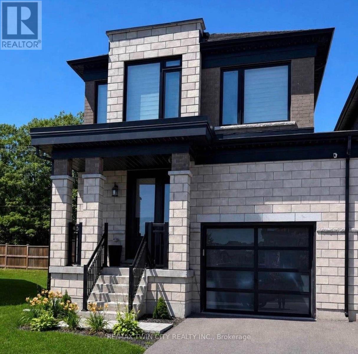 135 HUNTINGFORD TRAIL, Woodstock, Ontario