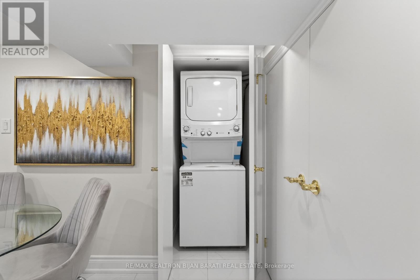 1 Wanless Crescent, Toronto, Ontario  M4N 3B6 - Photo 21 - C13121572