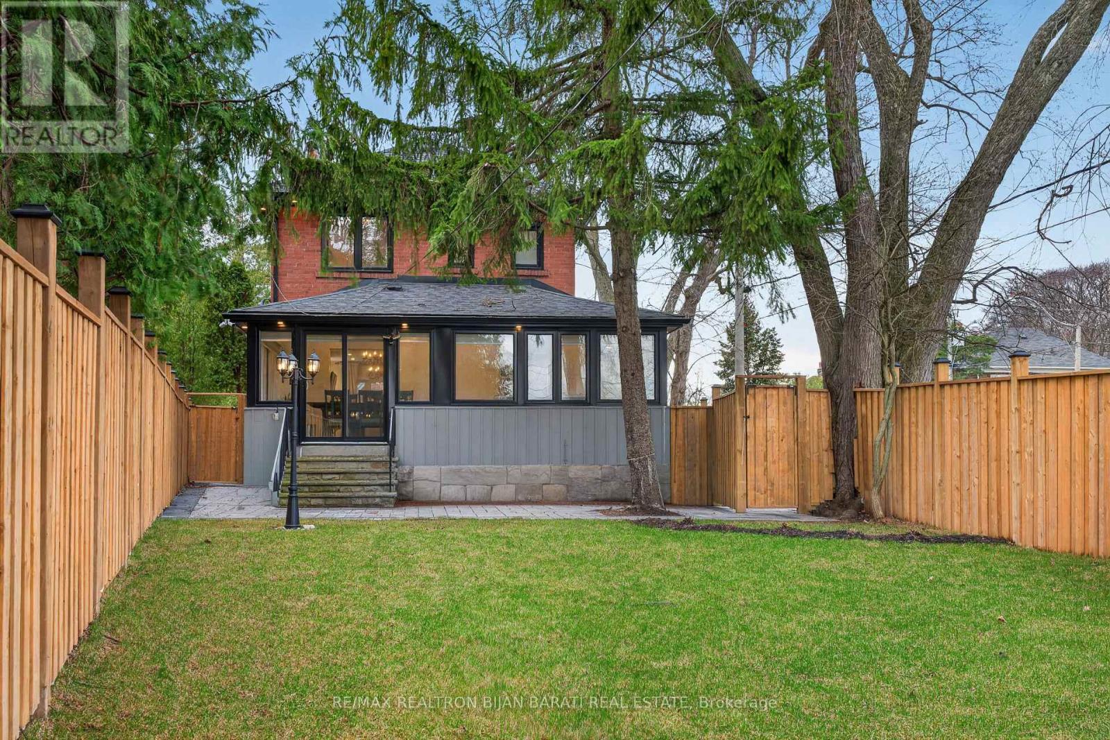 1 Wanless Crescent, Toronto, Ontario  M4N 3B6 - Photo 22 - C13121572