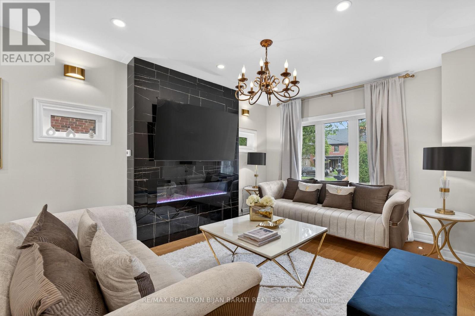 1 Wanless Crescent, Toronto, Ontario  M4N 3B6 - Photo 4 - C13121572
