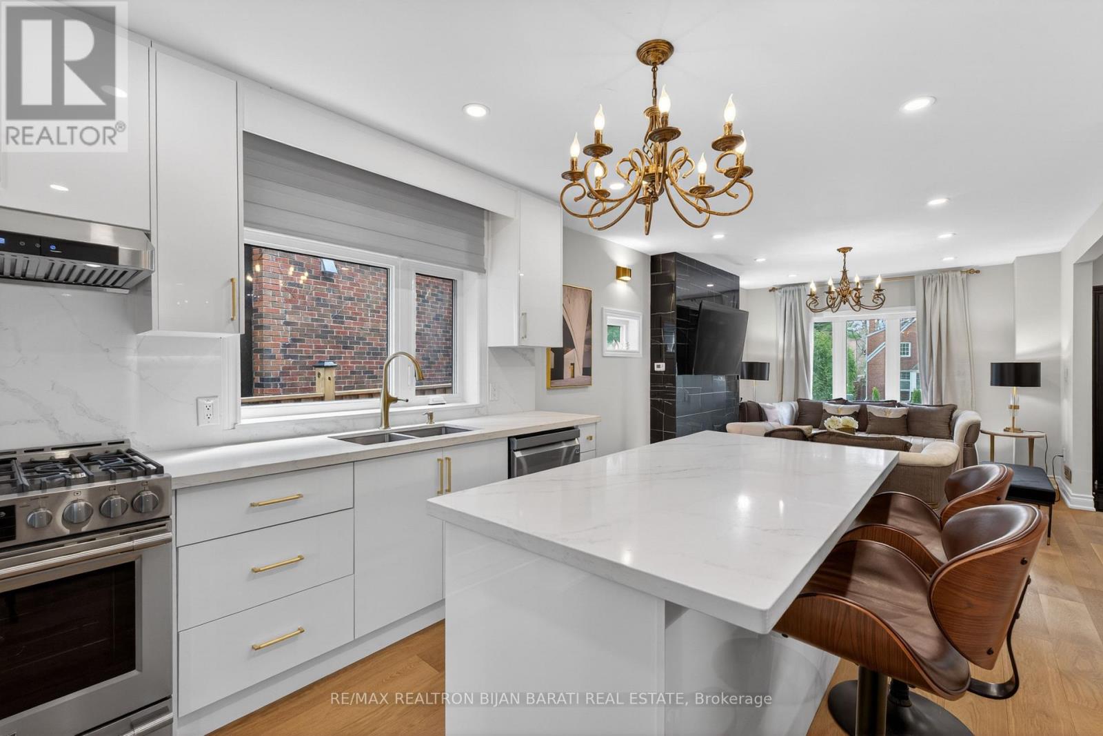 1 Wanless Crescent, Toronto, Ontario  M4N 3B6 - Photo 8 - C13121572