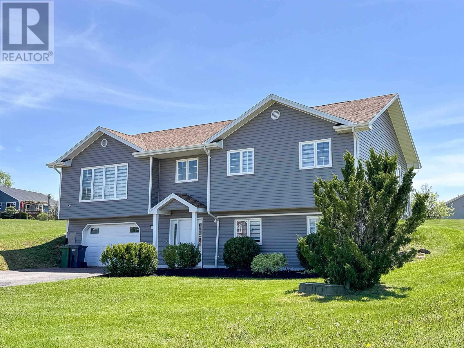 46 Maclauchlan Drive, Stratford, Prince Edward Island  C1B 1M2 - Photo 3 - 202621383