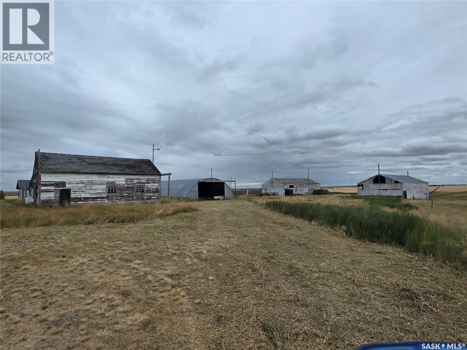 Little Six Acreage, Auvergne Rm No. 76, Saskatchewan S0N 1Z0 - Photo 3 - SK043196