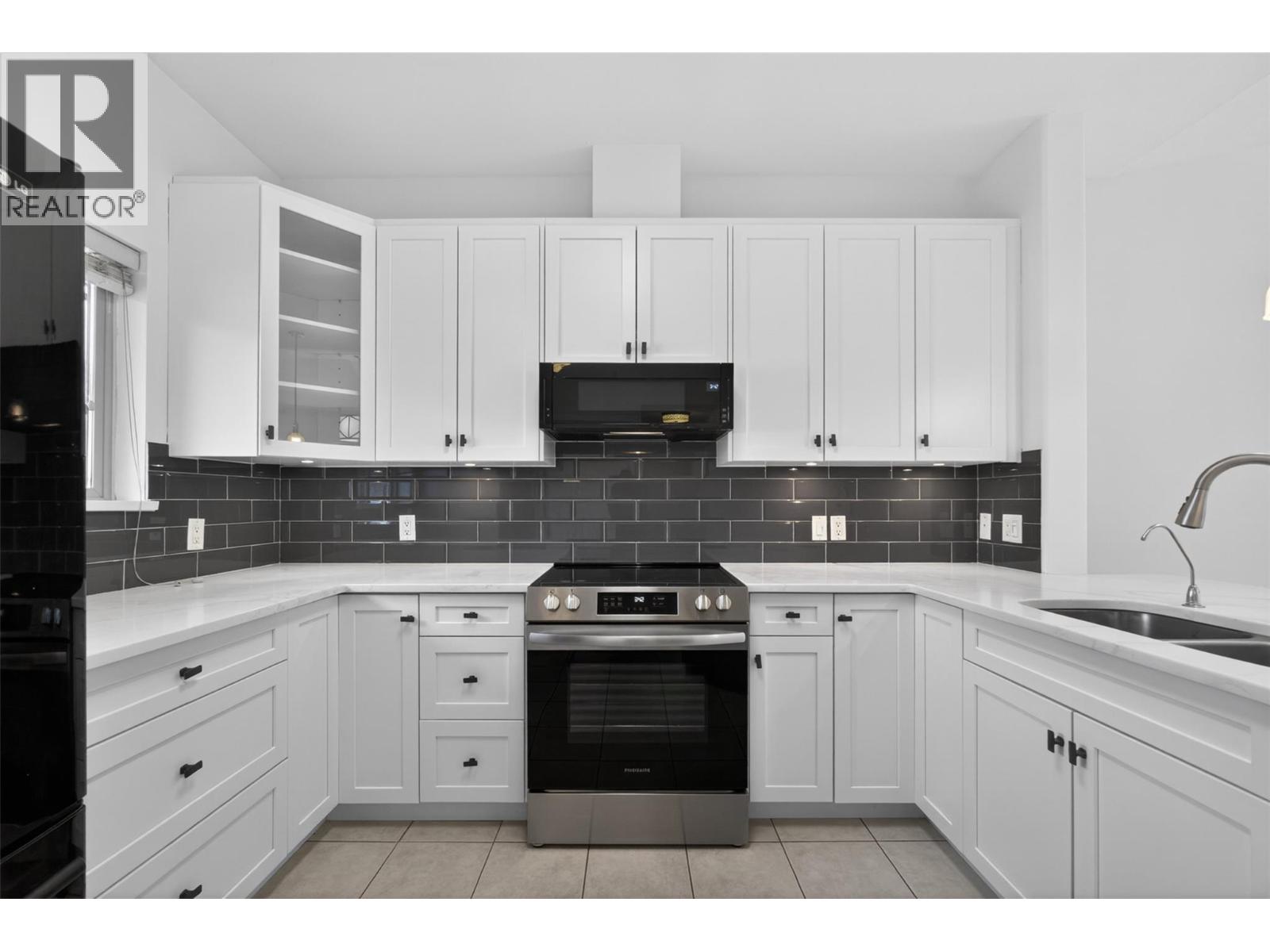 3996 Beach Avenue Unit# 331, Peachland, British Columbia  V0H 1X5 - Photo 9 - 10385935