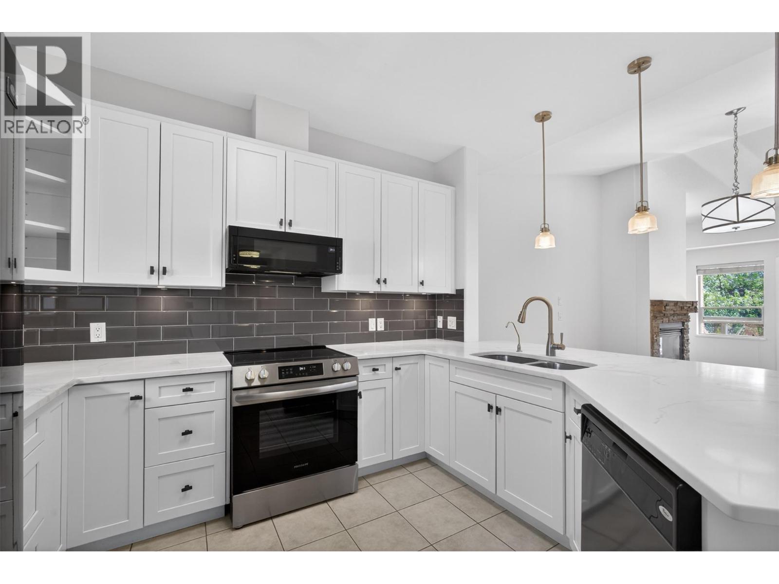 3996 Beach Avenue Unit# 331, Peachland, British Columbia  V0H 1X5 - Photo 10 - 10385935