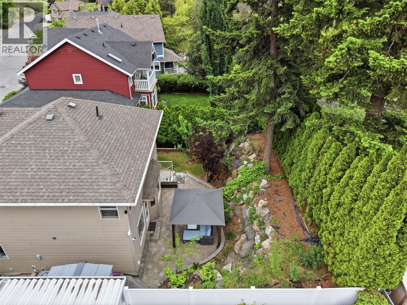 444 Azure Place, Kamloops, British Columbia  V2E 2R2 - Photo 2 - 10398659