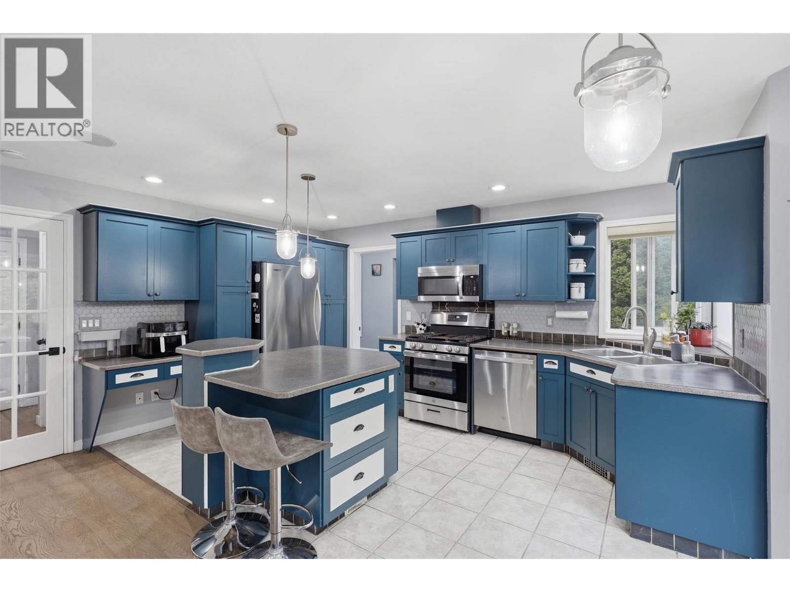 444 Azure Place, Kamloops, British Columbia  V2E 2R2 - Photo 21 - 10398659