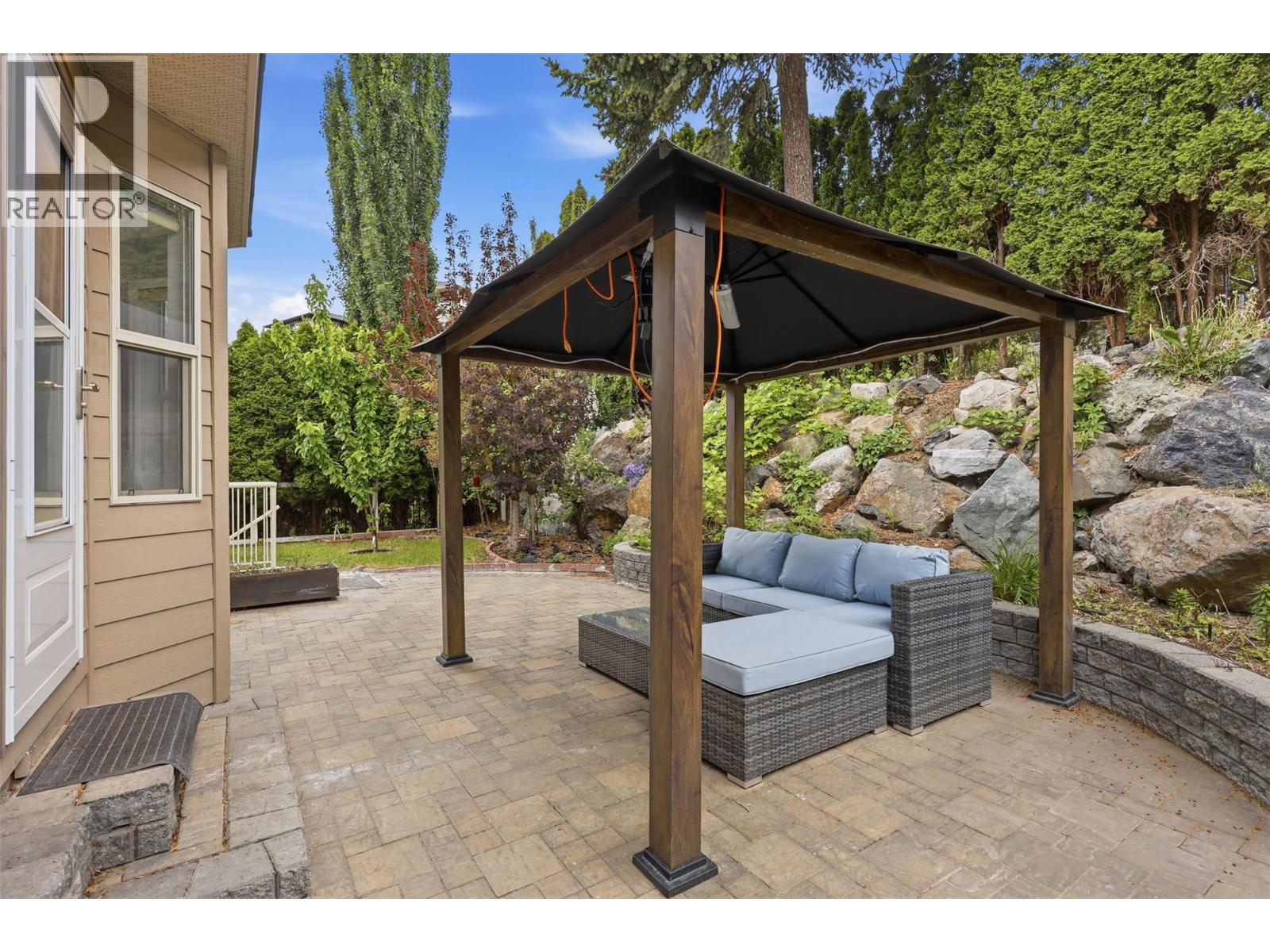 444 Azure Place, Kamloops, British Columbia  V2E 2R2 - Photo 24 - 10398659