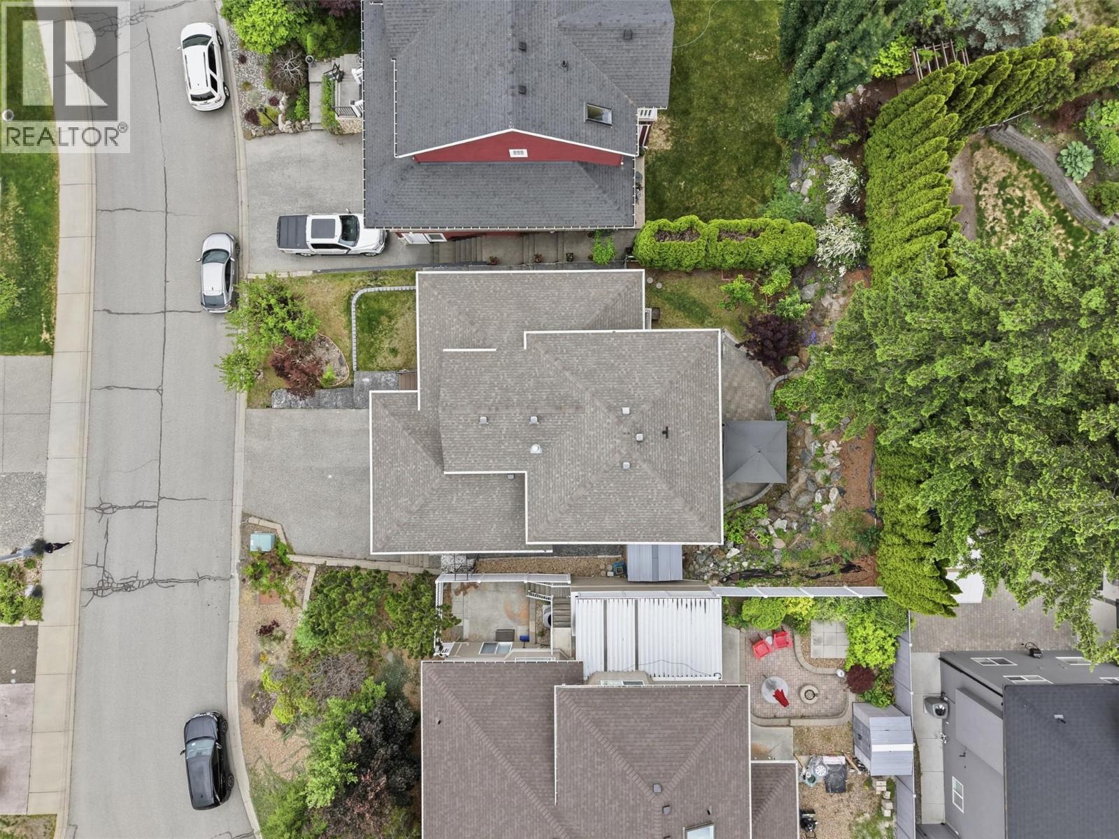 444 Azure Place, Kamloops, British Columbia  V2E 2R2 - Photo 3 - 10398659