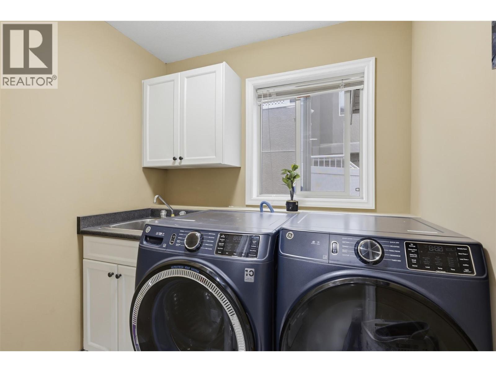 444 Azure Place, Kamloops, British Columbia  V2E 2R2 - Photo 31 - 10398659