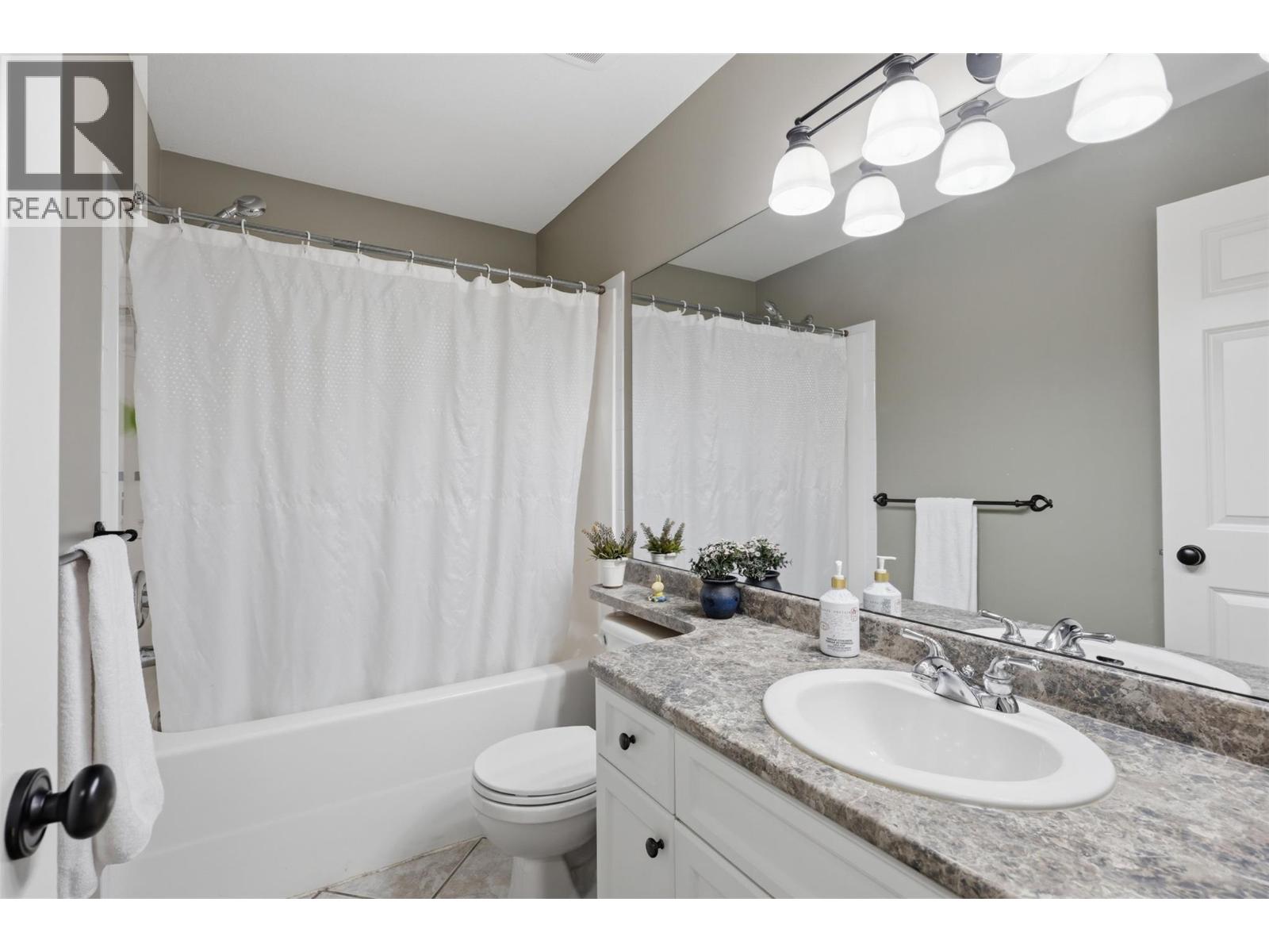 444 Azure Place, Kamloops, British Columbia  V2E 2R2 - Photo 40 - 10398659