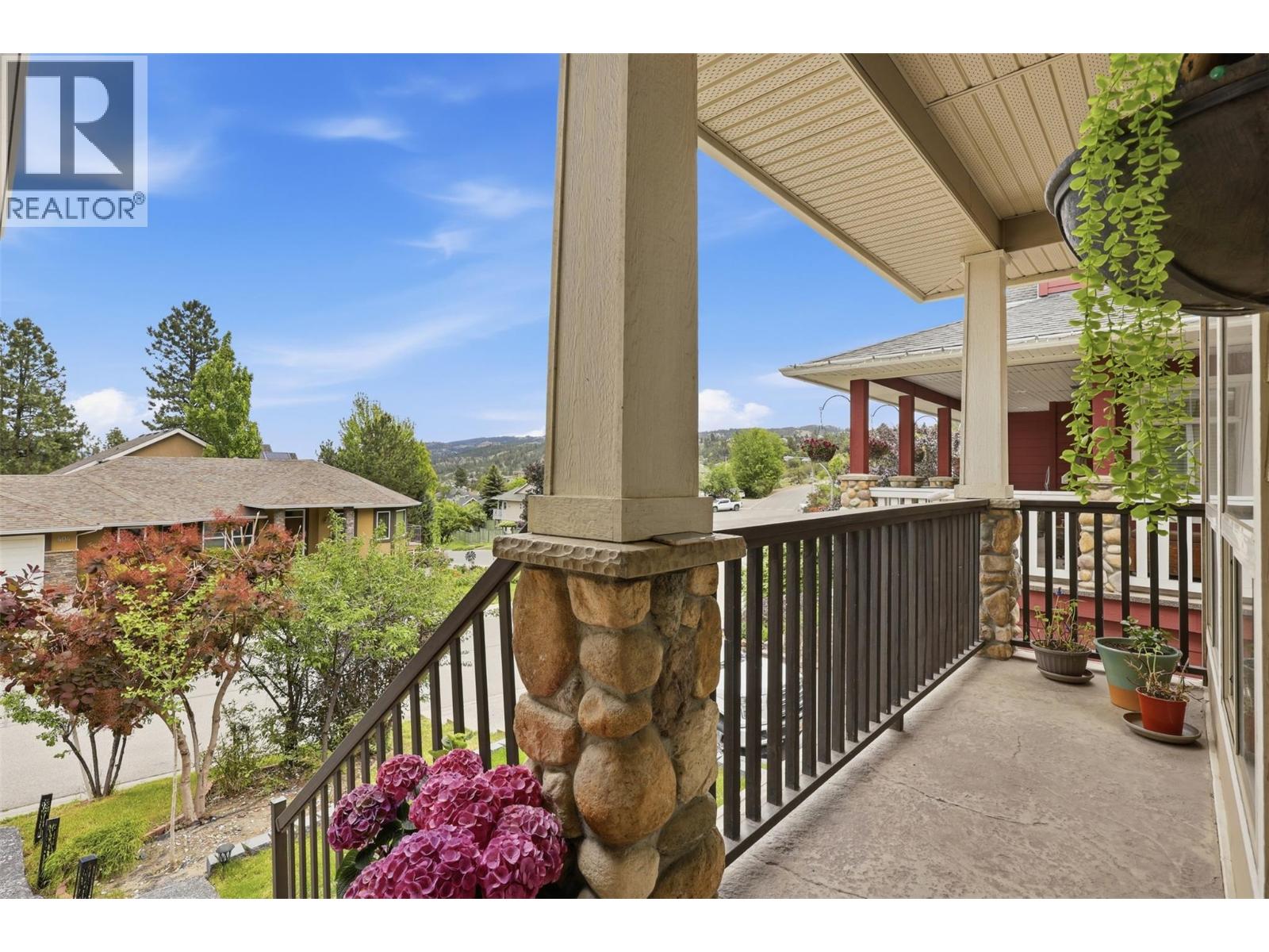 444 Azure Place, Kamloops, British Columbia  V2E 2R2 - Photo 7 - 10398659
