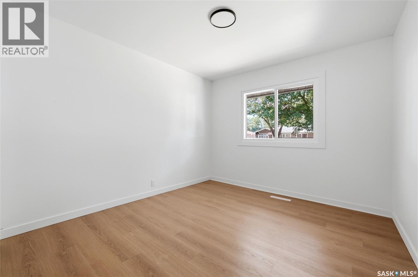 137 Garnet Street, Regina, Saskatchewan  S4R 3R9 - Photo 14 - SK046313