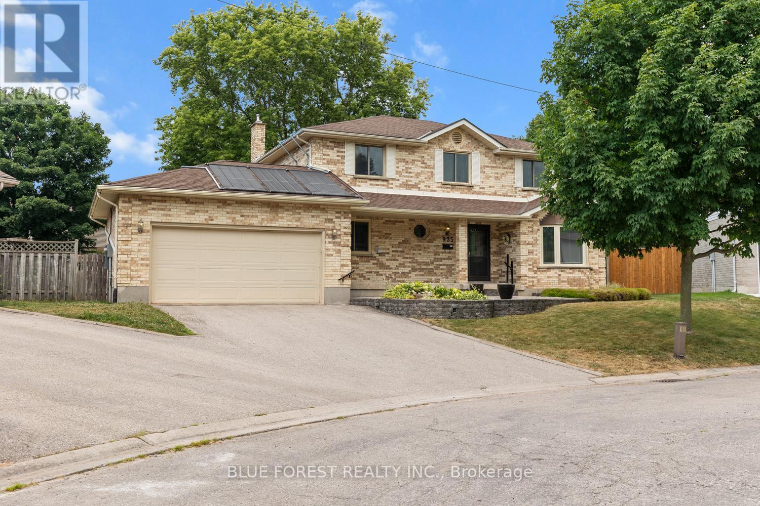 935 COUNTRY CLUB PLACE, London South, Ontario