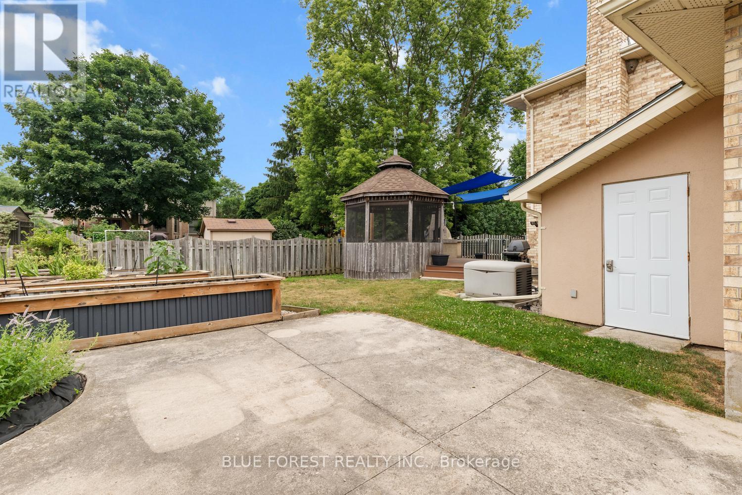935 Country Club Place, London South, Ontario  N6C 5R5 - Photo 46 - X13708572
