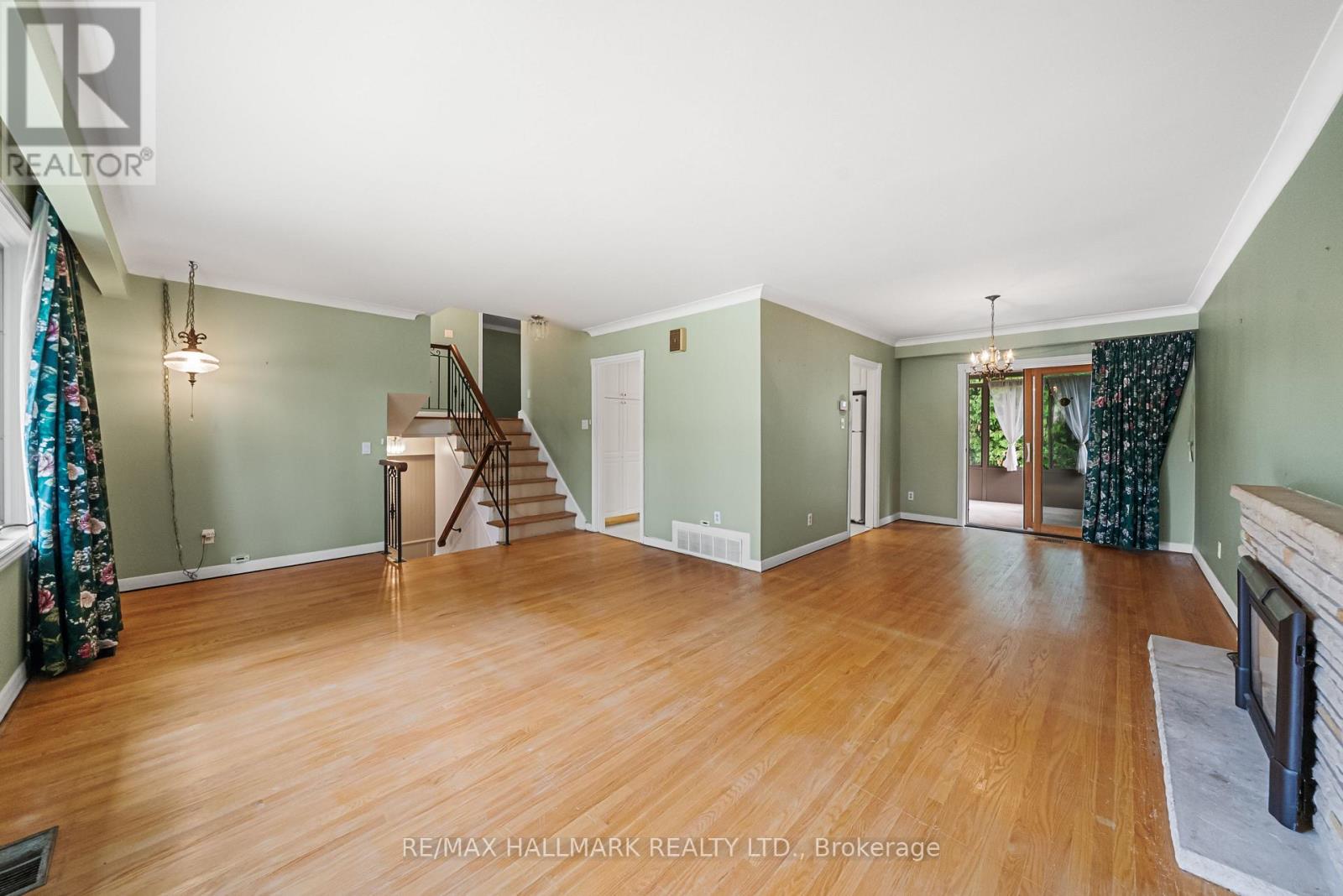 17 Greenyards Drive, Toronto, Ontario  M2M 2R7 - Photo 8 - C13708604