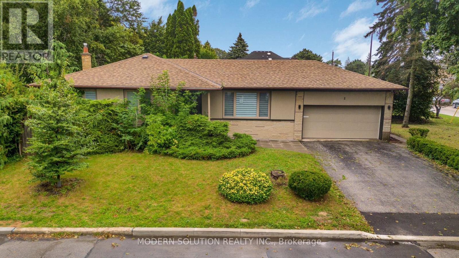 2 CASWELL DRIVE, Toronto, Ontario