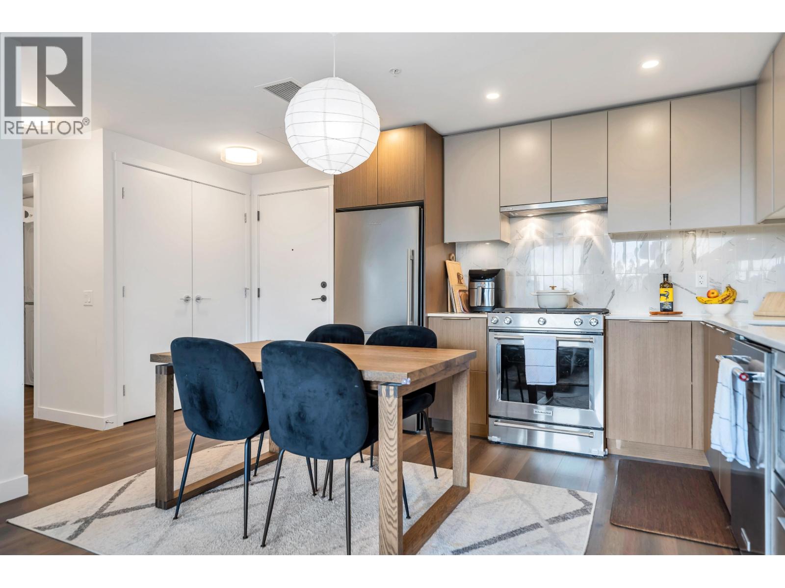504 645 Como Lake Avenue, Coquitlam, British Columbia  V3J 0N9 - Photo 3 - R3158408