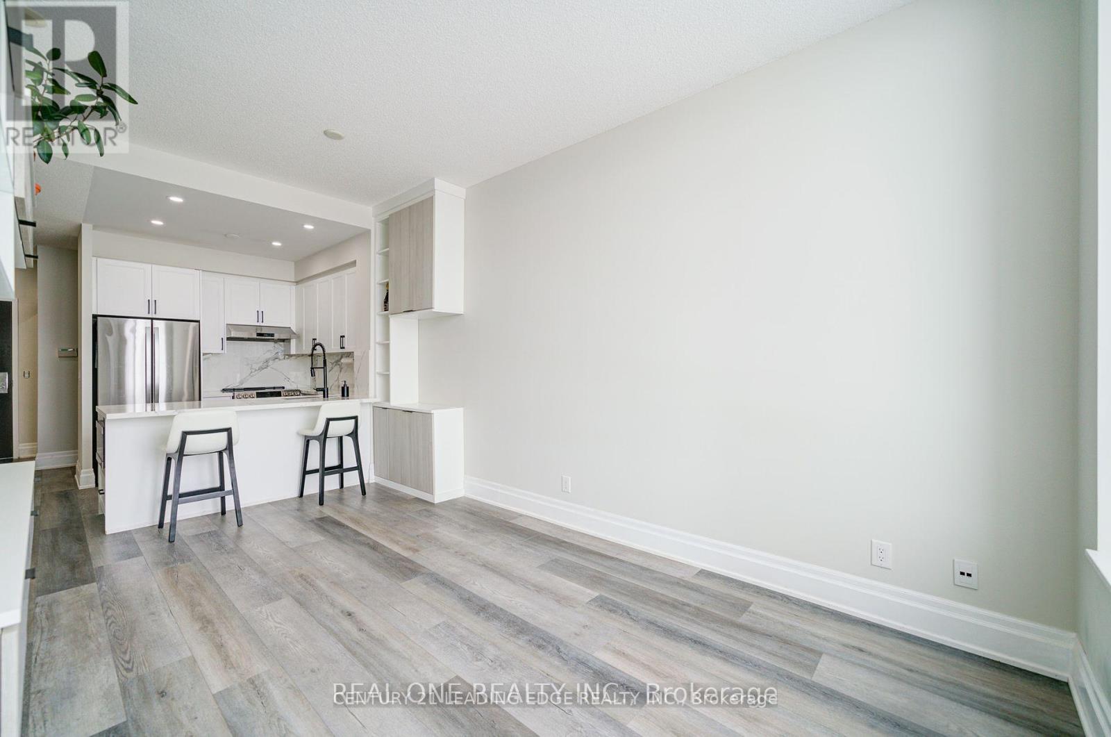 107 - 111 Upper Duke Crescent, Markham, Ontario  L6G 0C8 - Photo 6 - N13708568