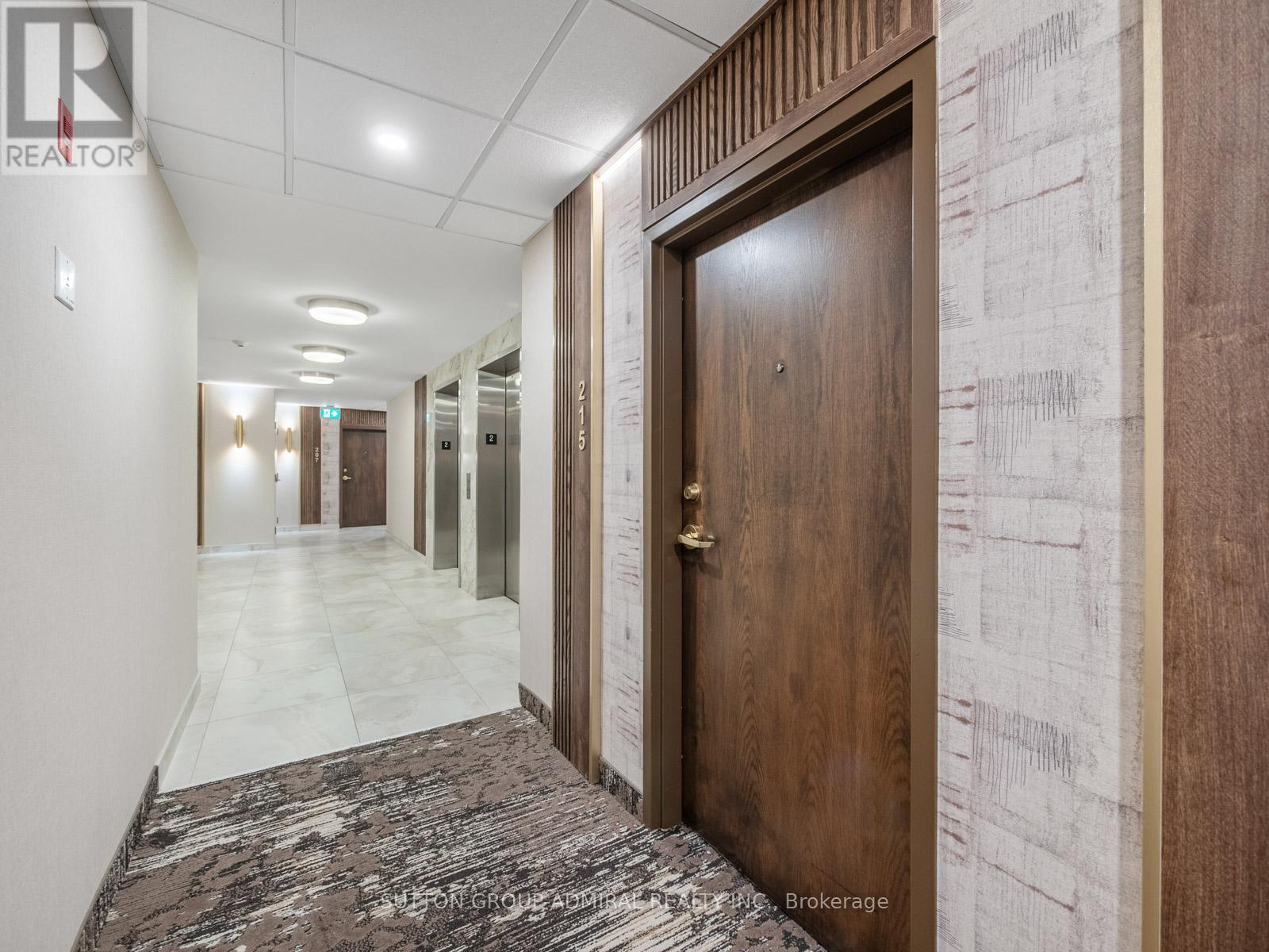 215 - 1 Maison Parc Court, Vaughan, Ontario  L4J 9K1 - Photo 2 - N13708588