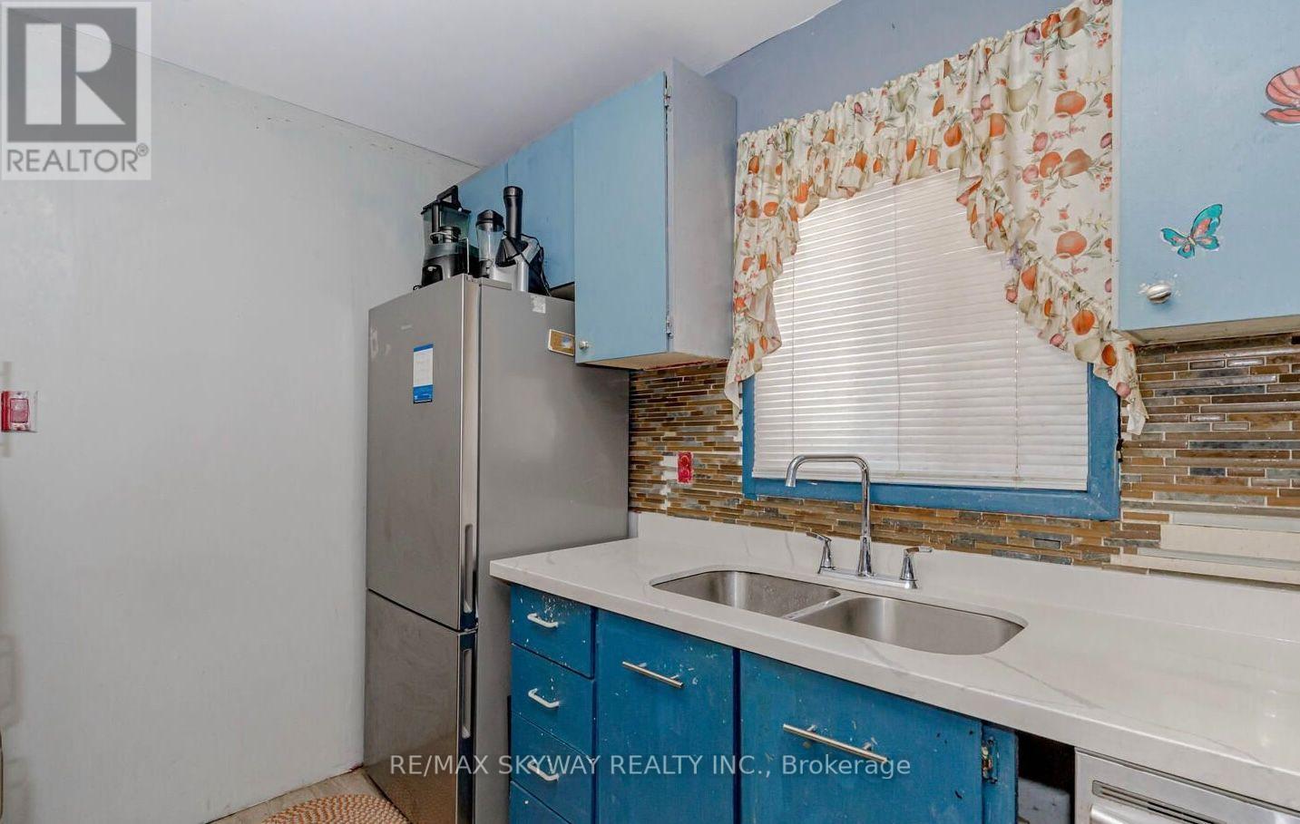 3 Hercules Court, Brampton, Ontario  L6S 1X6 - Photo 10 - W13708578