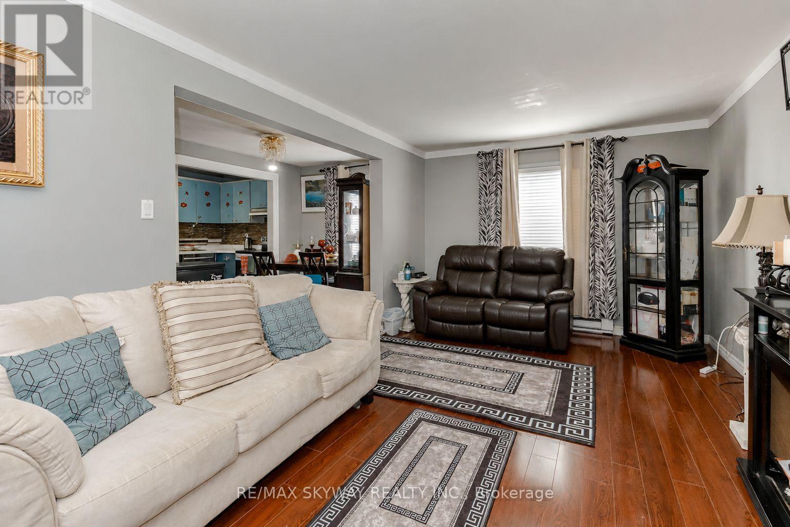3 Hercules Court, Brampton, Ontario  L6S 1X6 - Photo 4 - W13708578