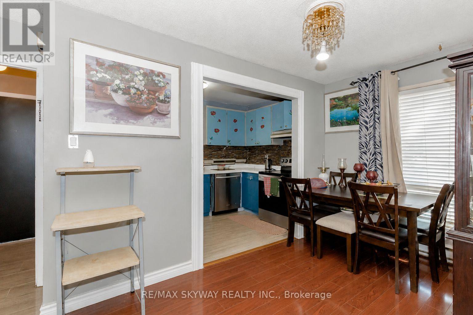 3 Hercules Court, Brampton, Ontario  L6S 1X6 - Photo 5 - W13708578