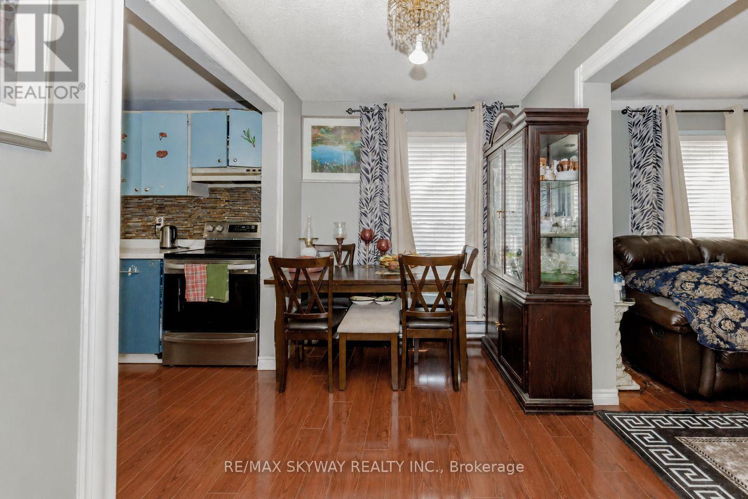 3 Hercules Court, Brampton, Ontario  L6S 1X6 - Photo 6 - W13708578