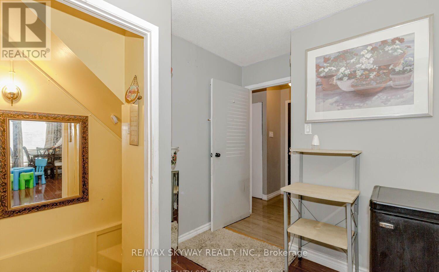 3 Hercules Court, Brampton, Ontario  L6S 1X6 - Photo 7 - W13708578