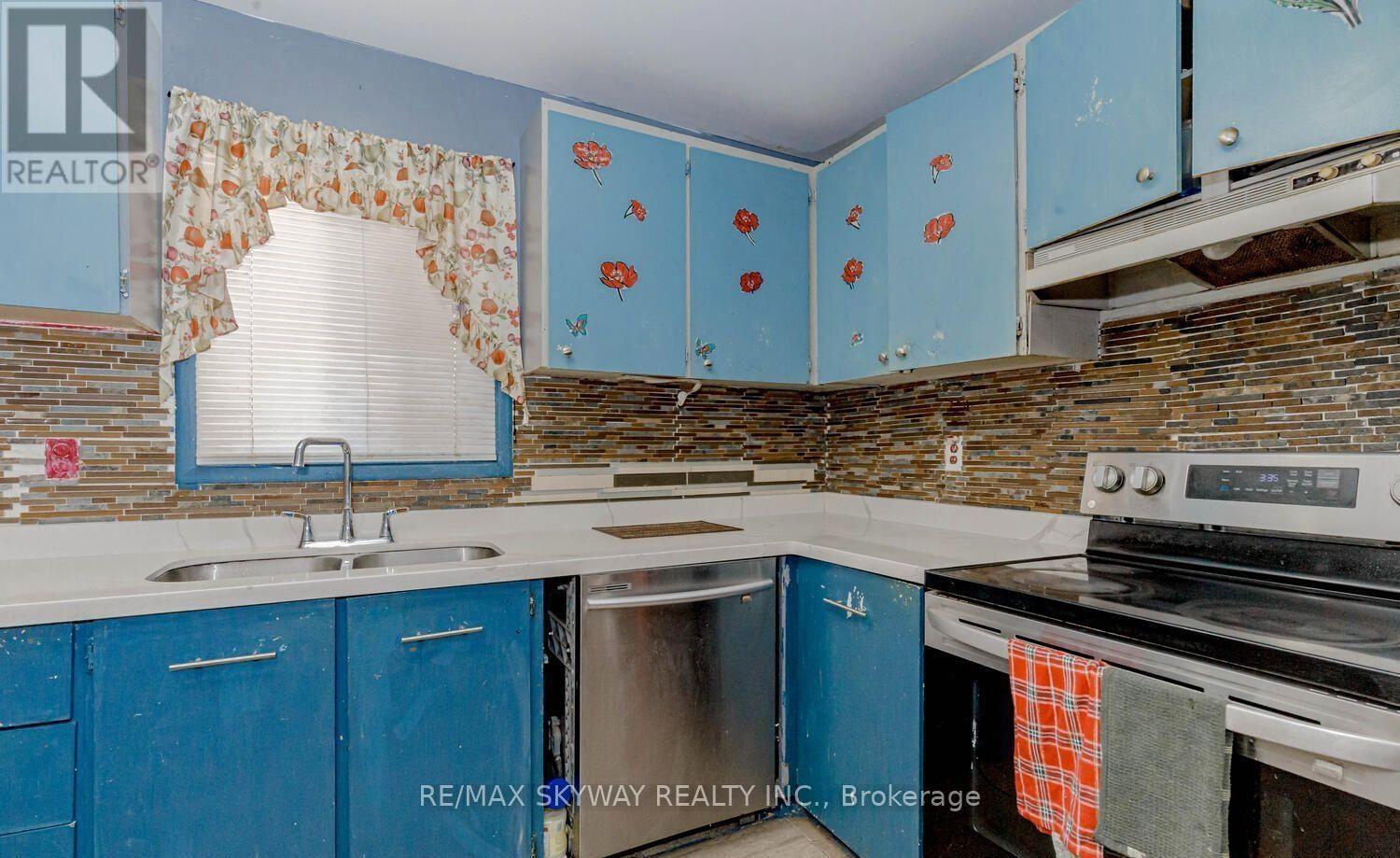 3 Hercules Court, Brampton, Ontario  L6S 1X6 - Photo 8 - W13708578