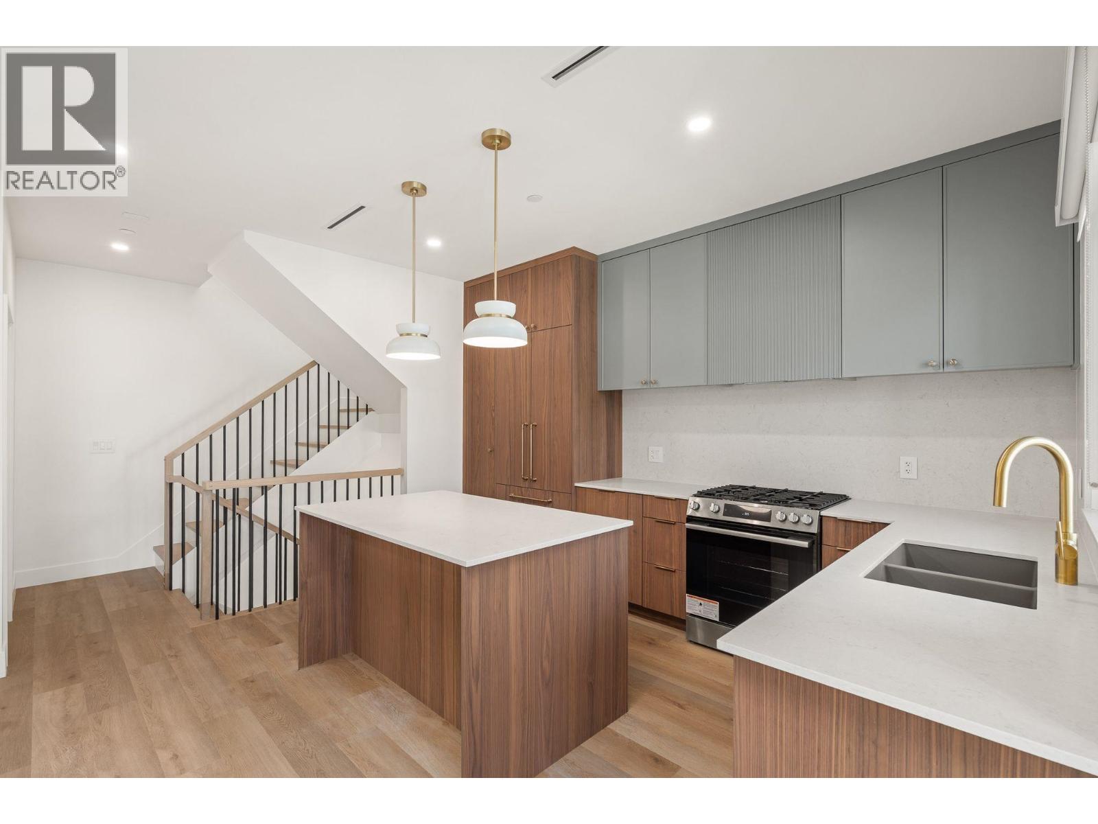 SL 3 2333 E 54TH AVENUE, Vancouver, British Columbia