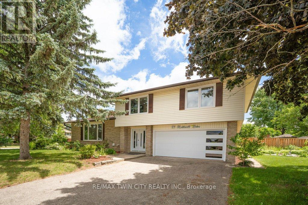21 HALLIWELL DRIVE, Kitchener, Ontario