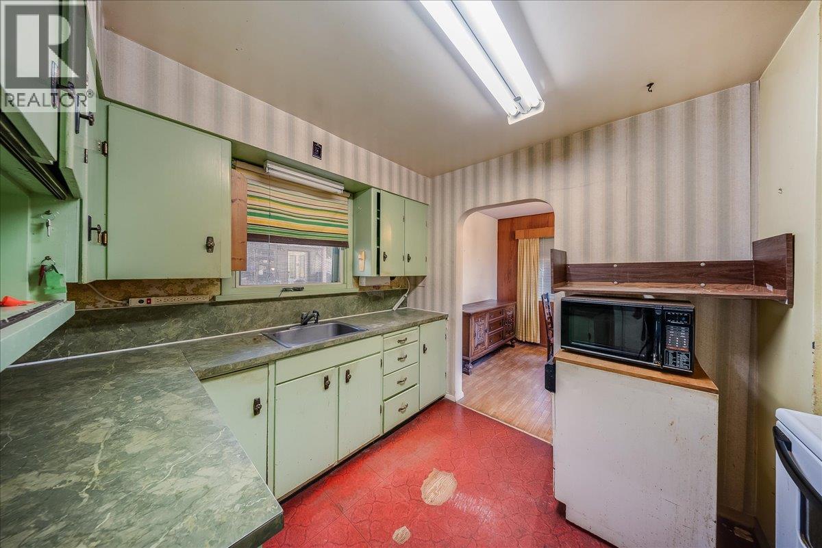 664 Forrest Drive, Warfield, British Columbia  V1R 2H6 - Photo 3 - 10398534