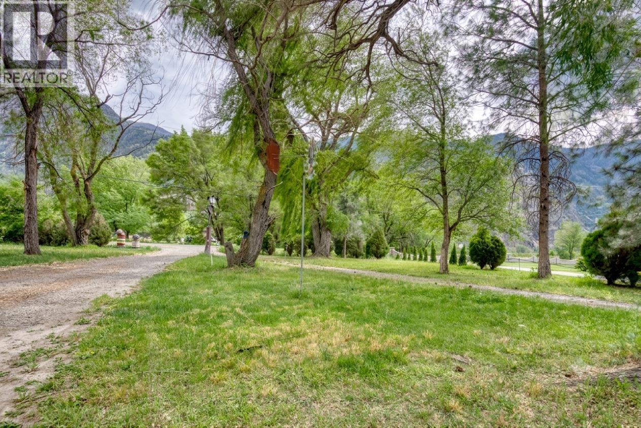 3038 10th Avenue, Keremeos, British Columbia  V0X 1N3 - Photo 25 - 10386145