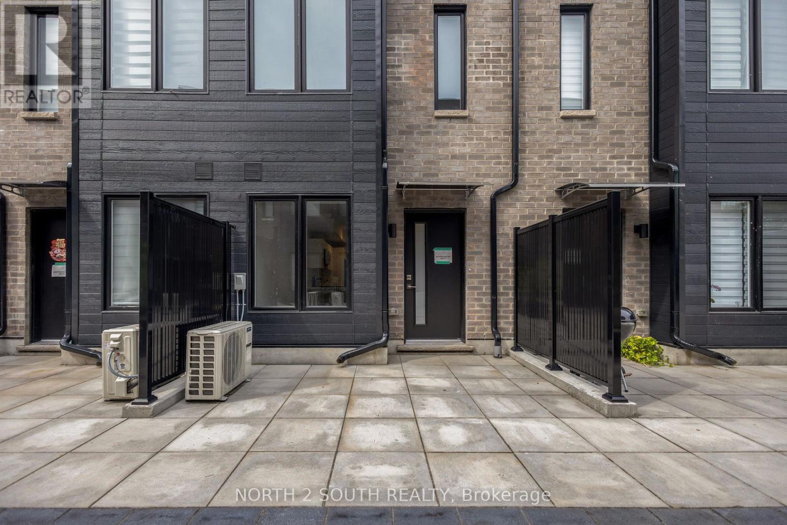 27 - 3079 Pharmacy Avenue, Toronto, Ontario  M1W 2H1 - Photo 2 - E13708670
