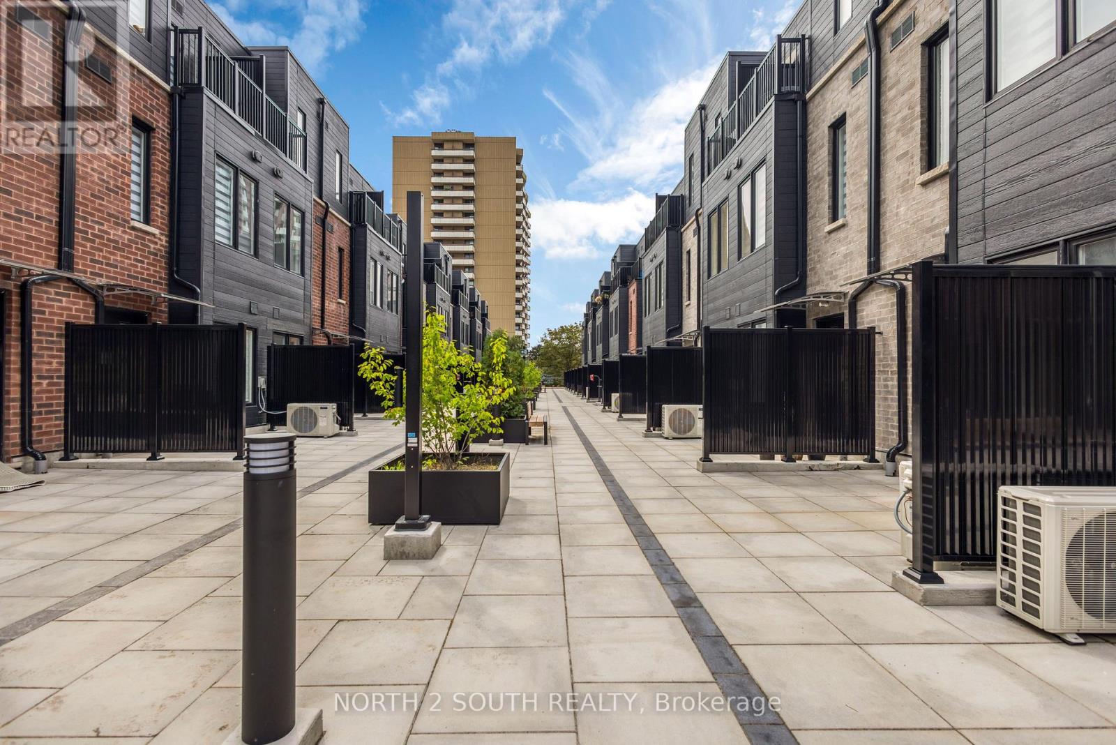 27 - 3079 Pharmacy Avenue, Toronto, Ontario  M1W 2H1 - Photo 4 - E13708670