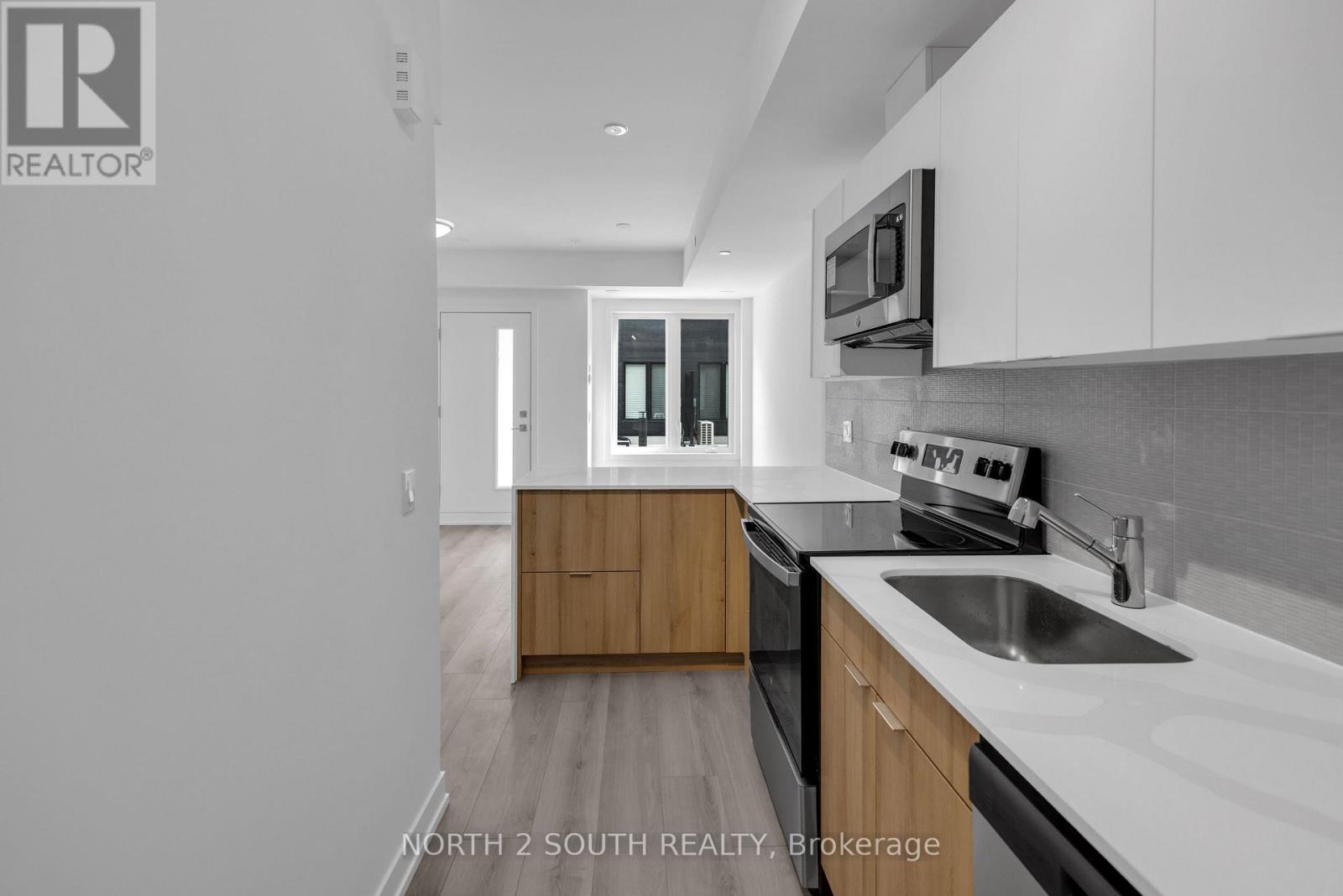 27 - 3079 Pharmacy Avenue, Toronto, Ontario  M1W 2H1 - Photo 8 - E13708670