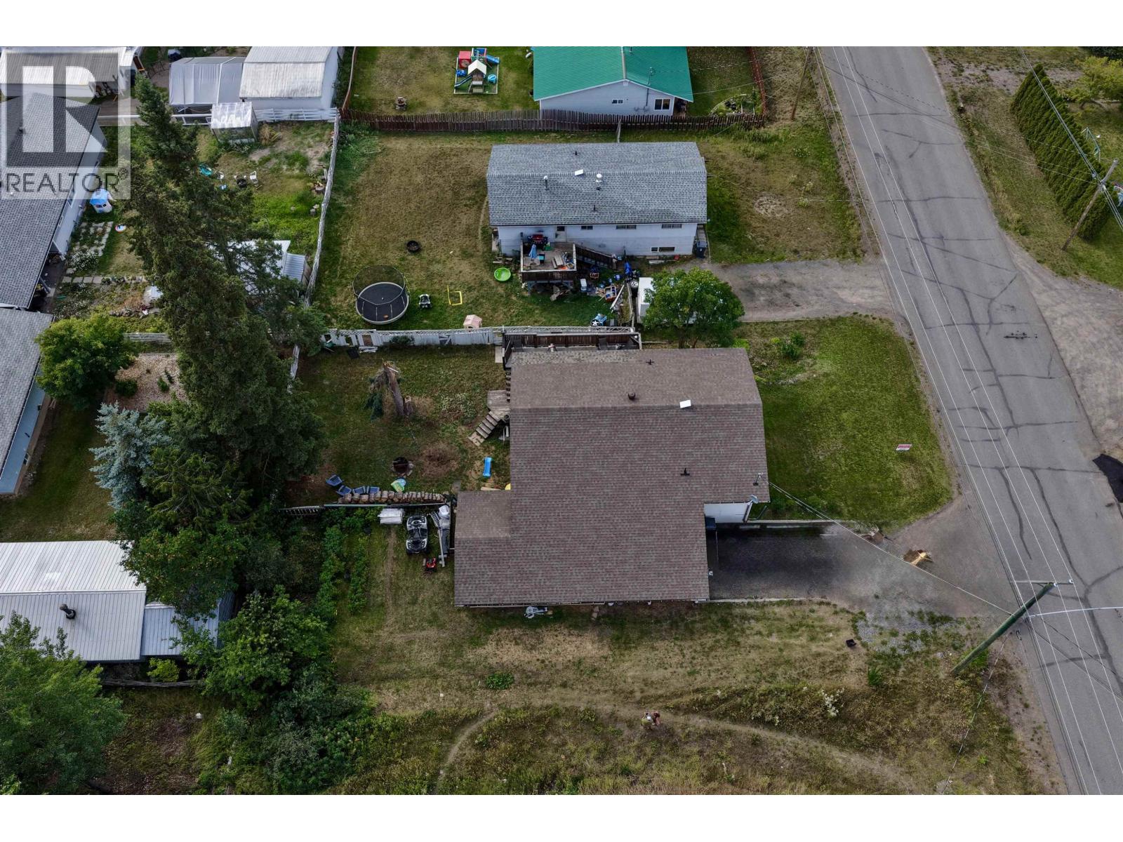262 5th Avenue, Burns Lake, British Columbia  V0J 1E0 - Photo 4 - R3156278