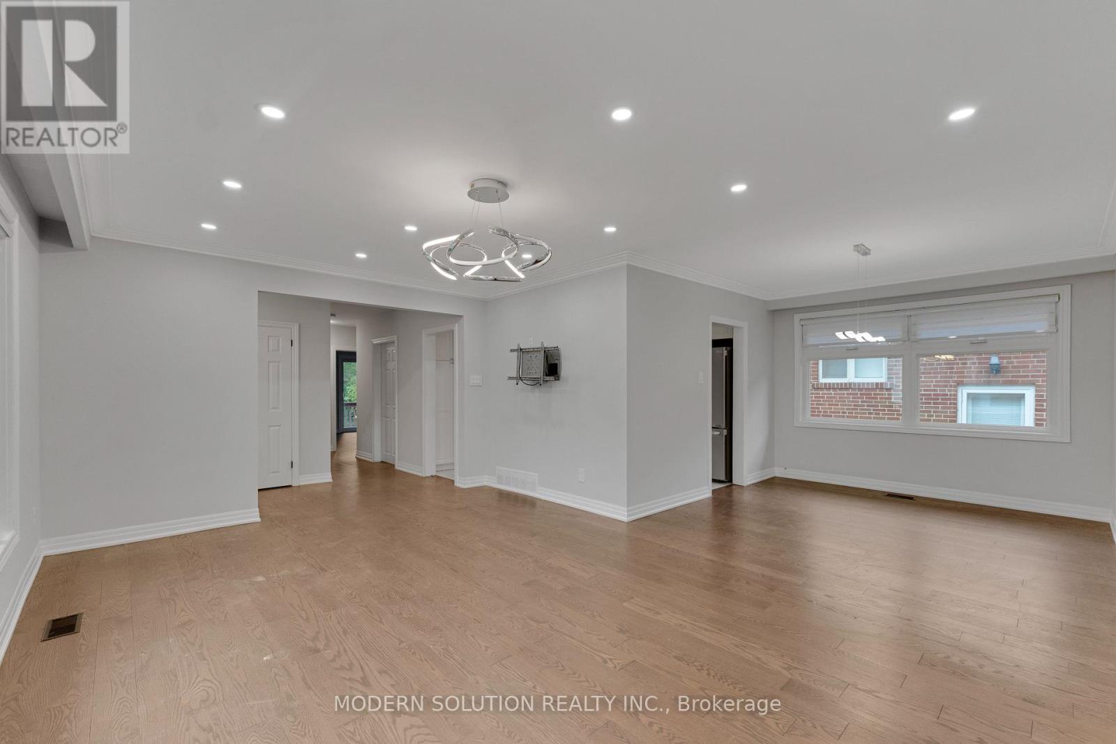 2 Caswell Drive, Toronto, Ontario  M2M 3L9 - Photo 4 - C13708606
