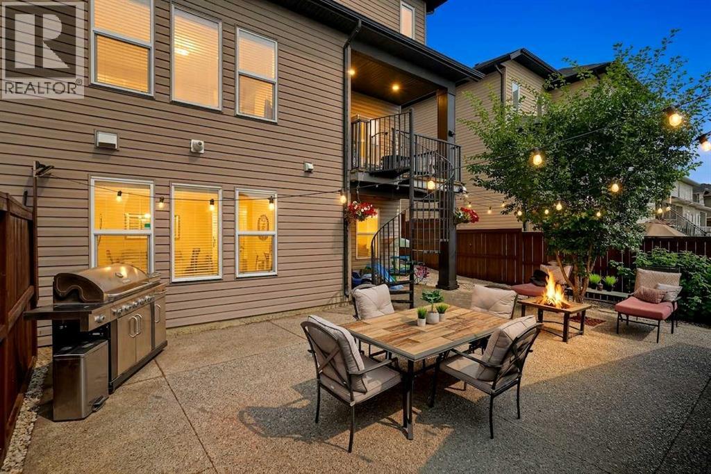 268 Rainbow Falls Green, Chestermere, Alberta  T1X 0S4 - Photo 4 - A2337946