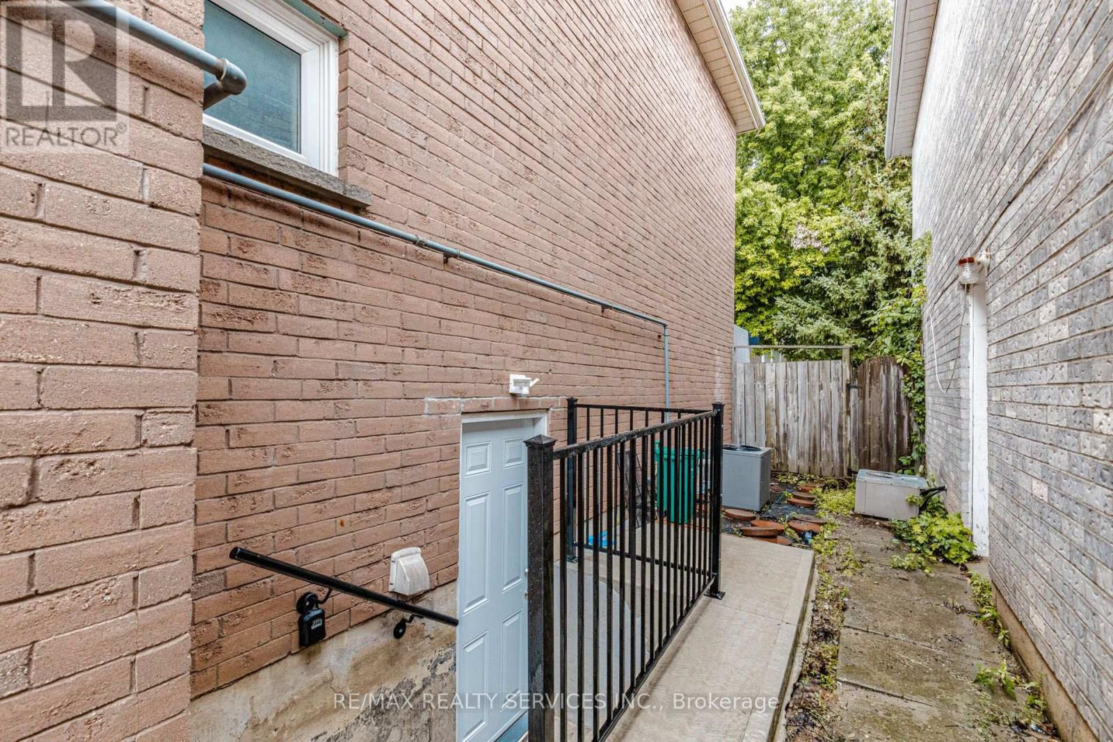 20 Murdoch Drive, Brampton, Ontario  L6X 3Y2 - Photo 35 - W13708626