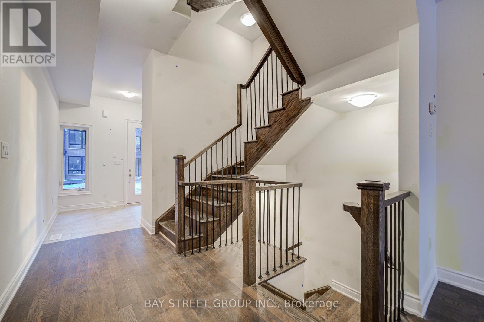 3111 Perkins Way, Oakville, Ontario  L6H 7G1 - Photo 3 - W13708652