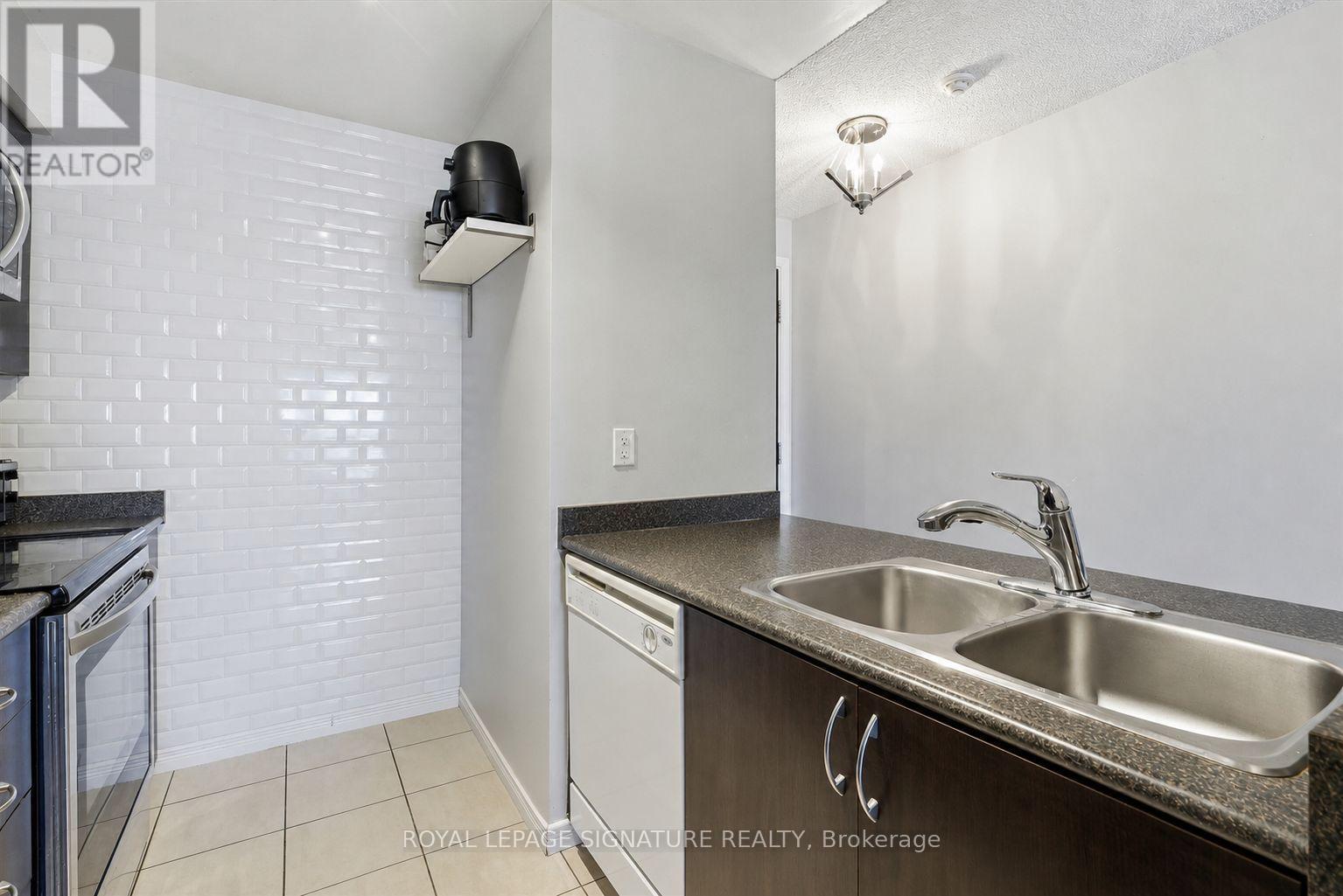 1319 - 60 Heintzman Street, Toronto, Ontario  M6P 5A1 - Photo 14 - W13708666