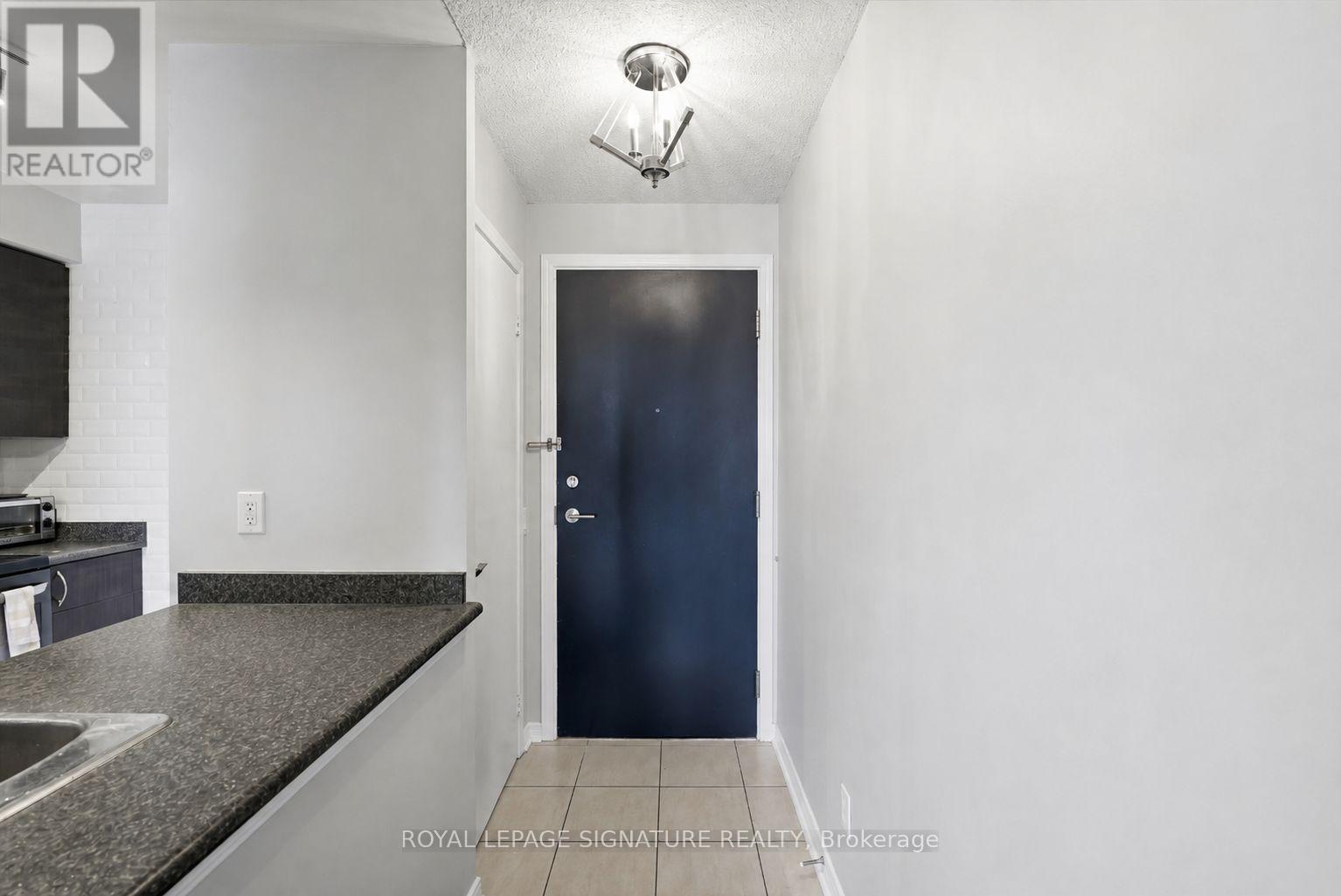 1319 - 60 Heintzman Street, Toronto, Ontario  M6P 5A1 - Photo 2 - W13708666