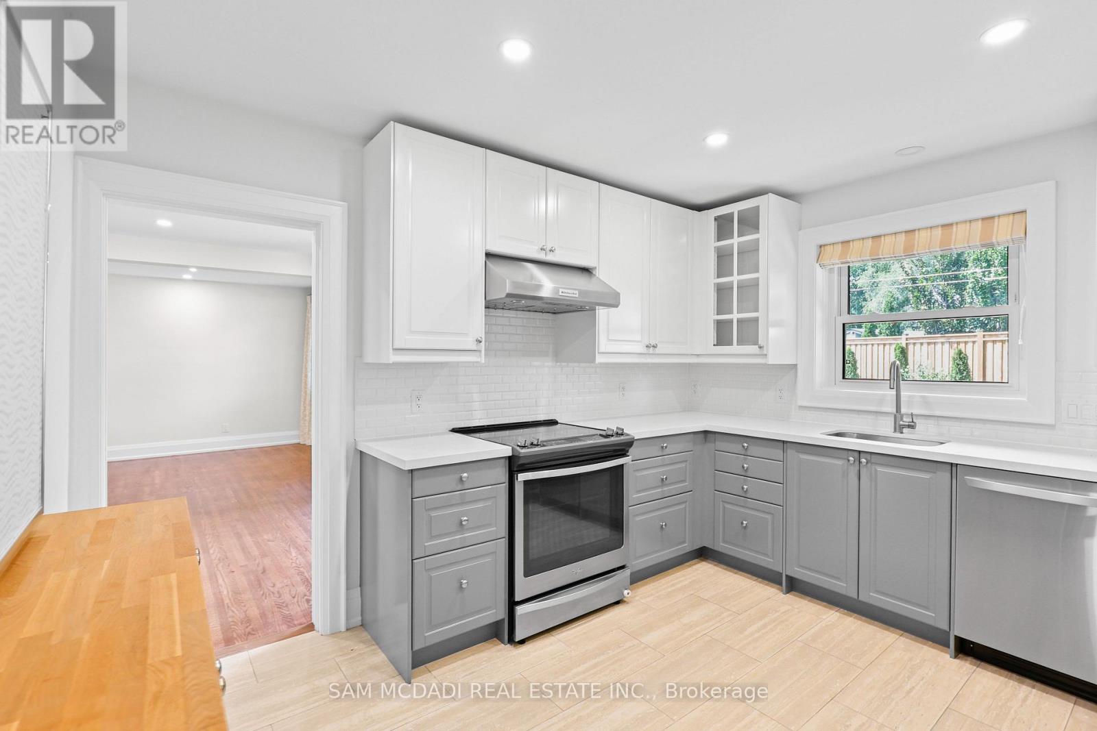1613 Wembury Road, Mississauga, Ontario  L5J 2L8 - Photo 12 - W13708668