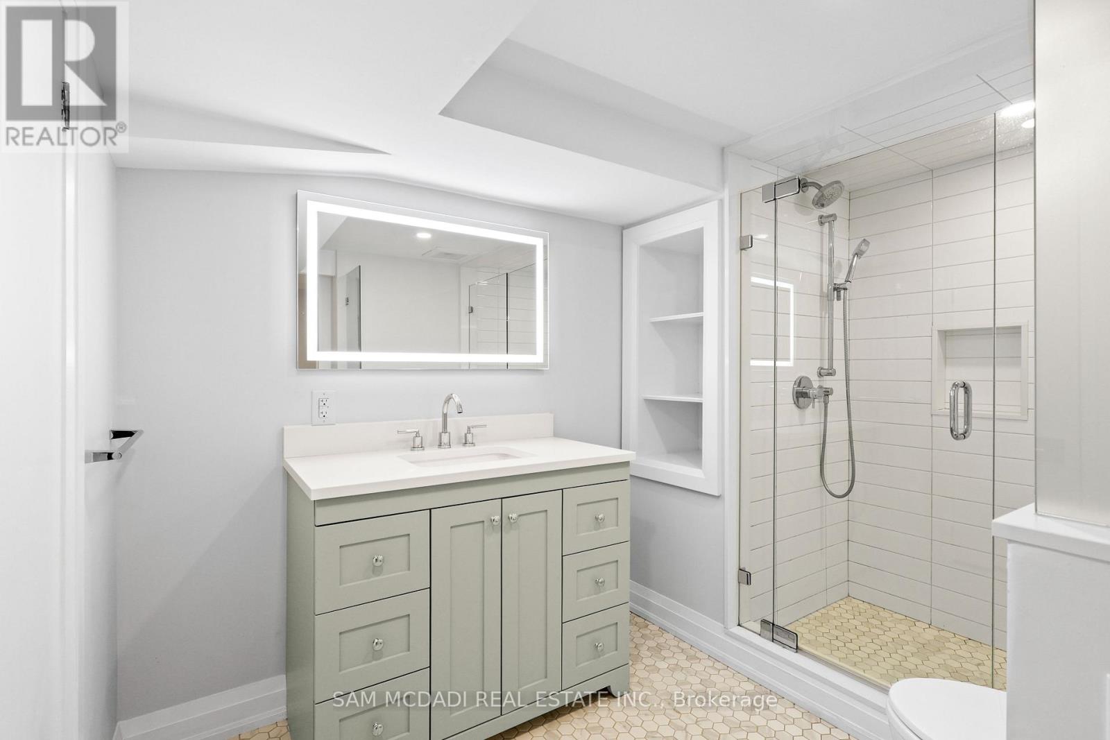 1613 Wembury Road, Mississauga, Ontario  L5J 2L8 - Photo 22 - W13708668