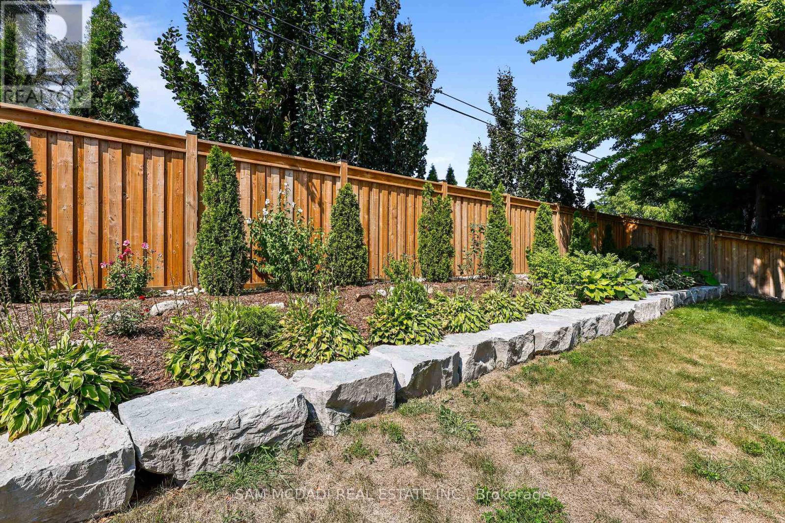 1613 Wembury Road, Mississauga, Ontario  L5J 2L8 - Photo 29 - W13708668
